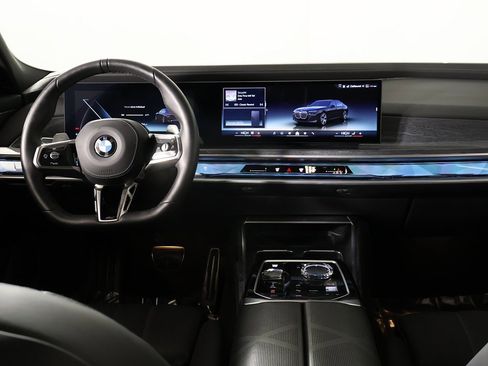 Used 2025 BMW 740i xDrive image 37