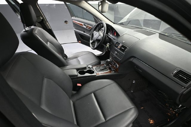 Used 2011 Mercedes-Benz C 300 4MATIC Sedan image 39