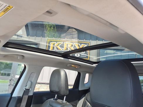 Used 2019 Jeep Compass Latitude w/ Popular Equipment Group image 8