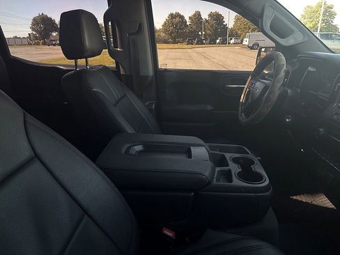Used 2022 Chevrolet Silverado 1500 Custom Trail Boss AWD/4WD image 12