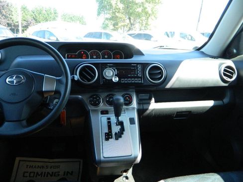 Used 2011 Scion xB Base 4dr Wagon 4A image 16