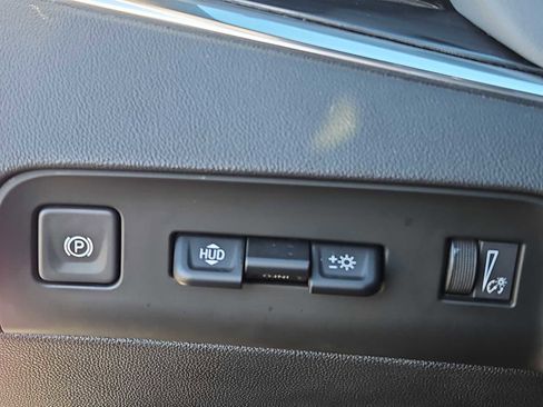 Used 2024 Buick Enclave Premium image 17