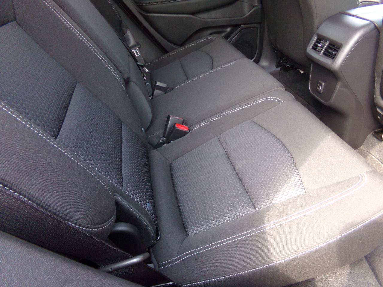 Used 2024 GMC Terrain SLE w/ Driver Convenience Package FWD image 17