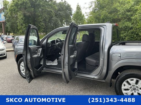 Used 2024 Nissan Frontier SV w/ SV Convenience Package image 28
