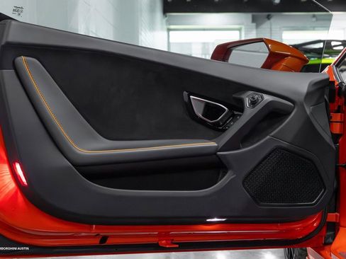 Used 2021 Lamborghini Huracan EVO image 22