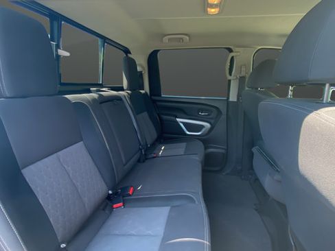 Used 2022 Nissan Titan SV AWD/4WD image 25