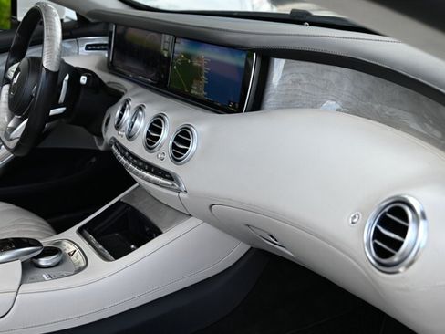 Used 2017 Mercedes-Benz S 550 Cabriolet image 25