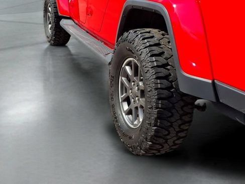Used 2020 Jeep Gladiator Overland w/ Cold Weather Group AWD/4WD image 18