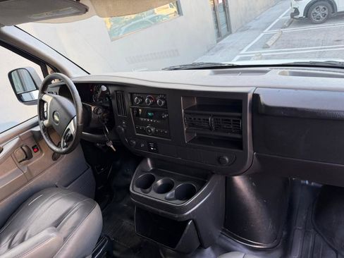 Used 2012 Chevrolet Express 2500 RWD image 15