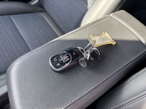 Used 2025 Buick Envista Preferred image 22