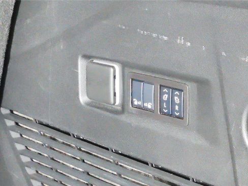 Used 2025 Chevrolet Tahoe High Country image 21