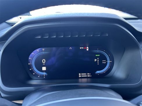 Certified 2024 Volvo XC90 T8 Plus w/ Protection Package image 19