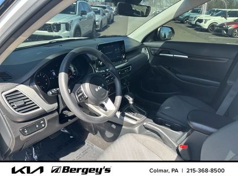 Used 2023 Kia Seltos LX image 8