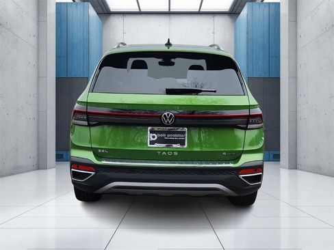 Used 2025 Volkswagen Taos SEL image 29