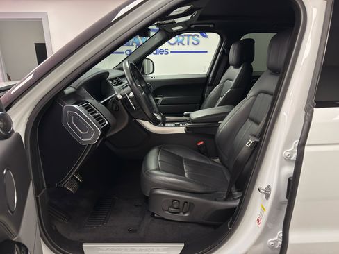 Used 2021 Land Rover Range Rover Sport HSE Dynamic image 9