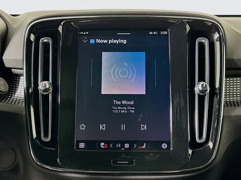 Used 2021 Volvo XC40 P8 Recharge w/ Advanced Package image 21