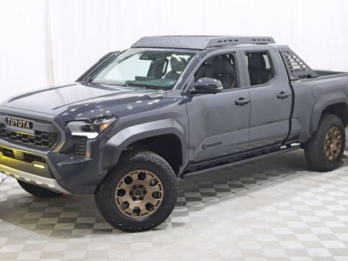 Used 2025 Toyota Tacoma 4x4 Double Cab Hybrid w/ Tow Tech Package image 7