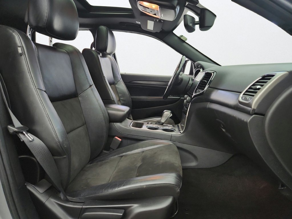 Used 2019 Jeep Grand Cherokee Altitude AWD/4WD image 30