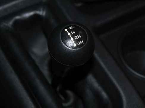 Used 2016 RAM 2500 Tradesman w/ Chrome Appearance Group image 23