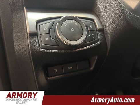 Used 2019 Ford Explorer XLT w/ Equipment Group 202A image 5