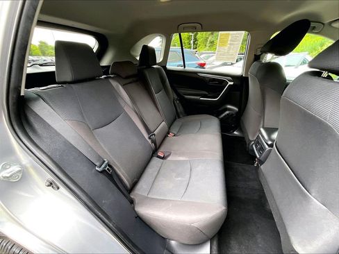 Certified 2022 Toyota RAV4 LE AWD/4WD image 16