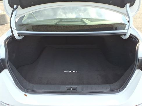 Used 2025 Nissan Sentra SV FWD image 14