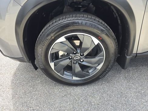 Used 2025 Nissan Rogue SV image 8