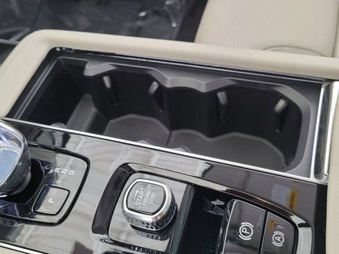 New 2026 Volvo XC90 B6 Ultra w/ Lounge Package AWD/4WD image 25