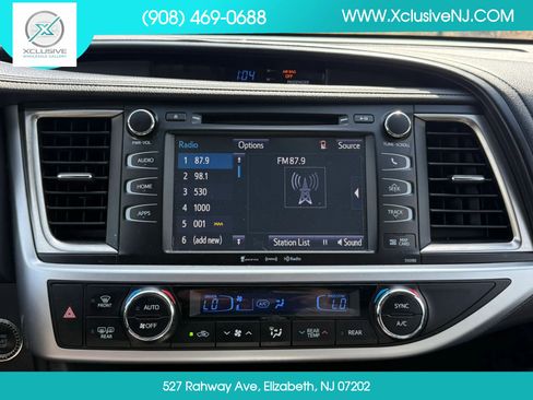Used 2019 Toyota Highlander SE AWD/4WD image 14