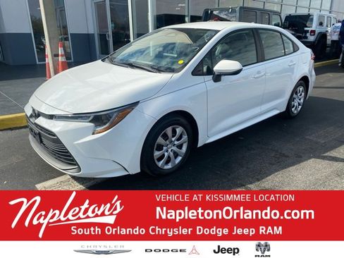 Used 2023 Toyota Corolla LE image 1