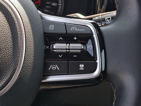 Certified 2023 Kia Sorento EX AWD/4WD image 17