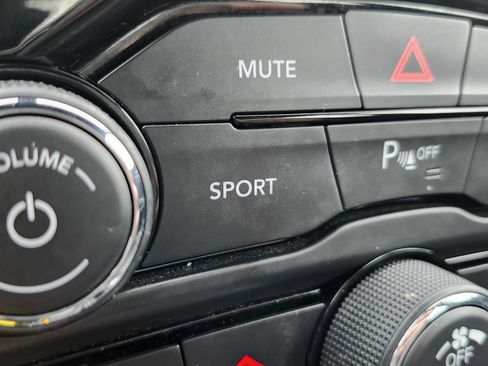 Used 2023 Chrysler 300 S image 10