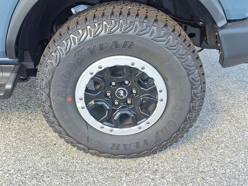 New 2025 Ford Bronco Outer Banks w/ Sasquatch Package AWD/4WD image 5