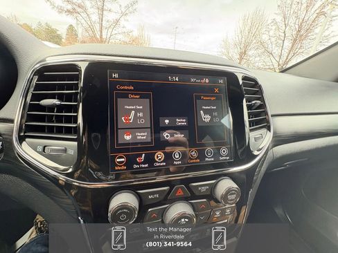 Used 2020 Jeep Grand Cherokee Altitude image 21