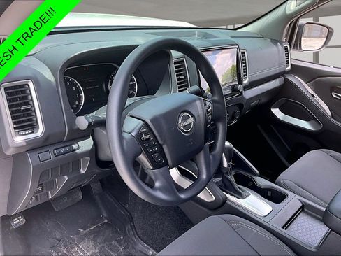 Used 2024 Nissan Frontier SV RWD image 17