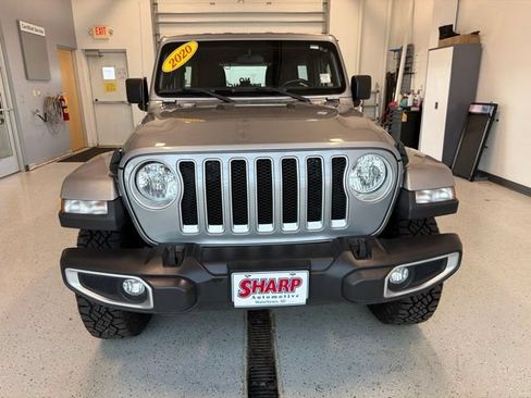 Used 2020 Jeep Wrangler Unlimited Sahara AWD/4WD image 3