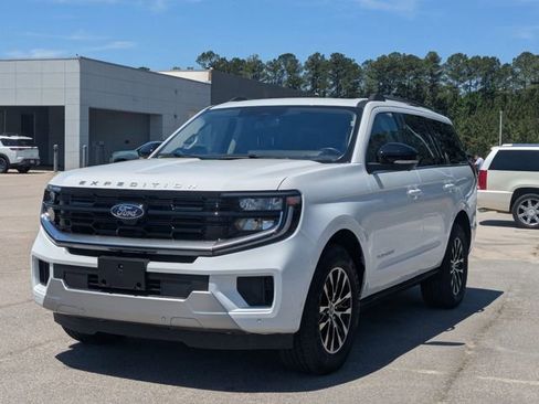 Used 2025 Ford Expedition Platinum AWD/4WD image 7