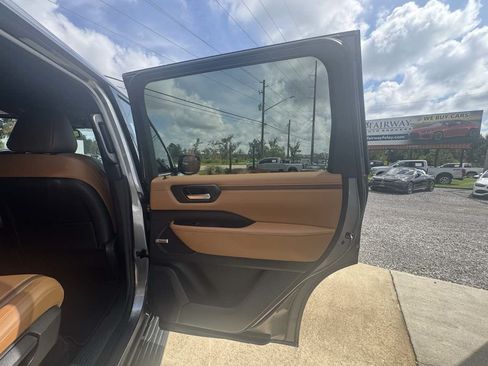 Used 2025 Nissan Armada SL w/ Captain's Chari Seat Package AWD/4WD image 30