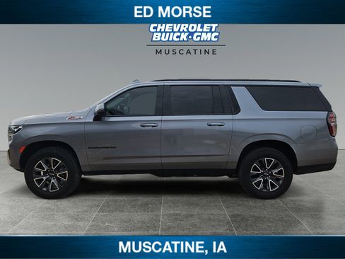 Used 2022 Chevrolet Suburban Z71 w/ Luxury Package AWD/4WD image 2