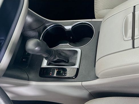Used 2019 Toyota Highlander LE image 16