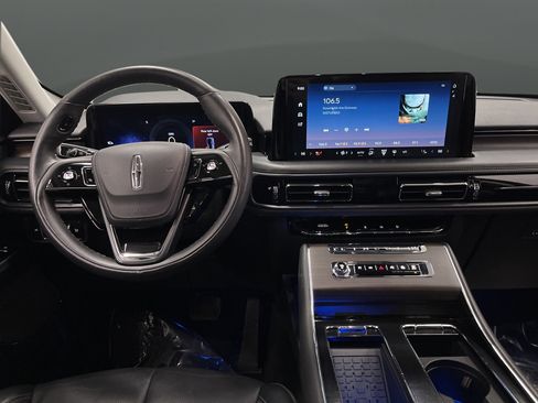 Used 2025 Lincoln Aviator Reserve AWD/4WD image 5