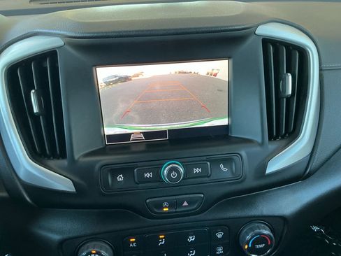 Used 2024 GMC Terrain SLE image 24