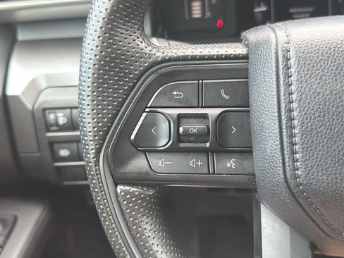 Used 2024 Toyota Tacoma SR5 AWD/4WD image 19