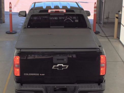 Used 2017 Chevrolet Colorado Z71 AWD/4WD image 16