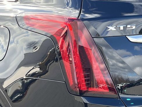 New 2026 Cadillac XT5 Luxury image 10