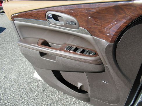 Used 2017 Buick Enclave Premium image 24