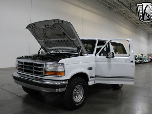 Used 1992 Ford Bronco XLT image 6