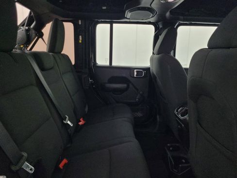 Used 2018 Jeep Wrangler Unlimited Sport AWD/4WD image 19