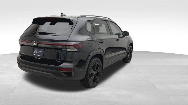 Used 2025 Volkswagen Taos SE AWD/4WD image 9