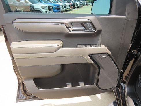 Used 2023 Chevrolet Silverado 1500 ZR2 w/ Technology Package AWD/4WD image 24
